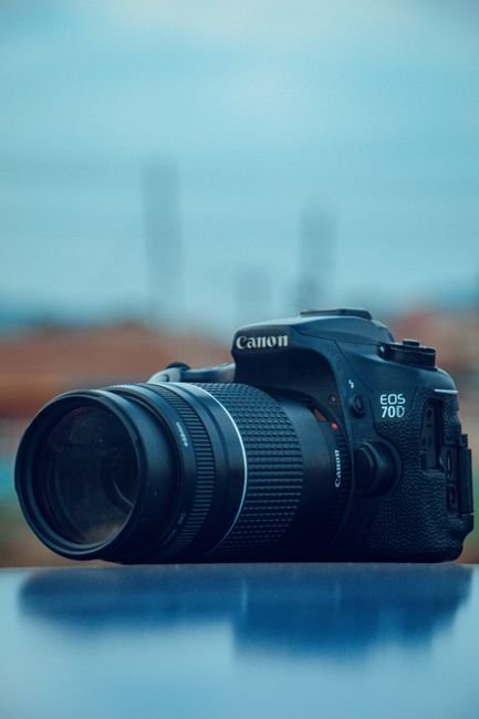 H&M DSLR Beige - Neat and Clean