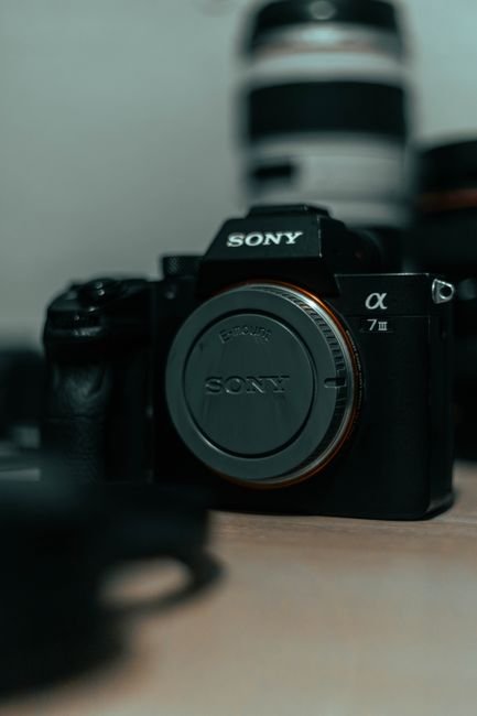 Dell Mirrorless Yellow - Barely Used