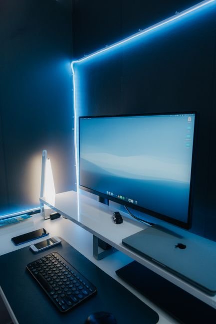Other Monitors 16GB - Neat and Clean