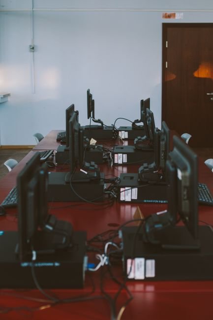 Other Monitors 16GB - Neat and Clean