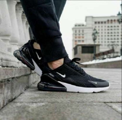 Nike Air Max 270 Men's Running Shoes – Black/White – Size 10