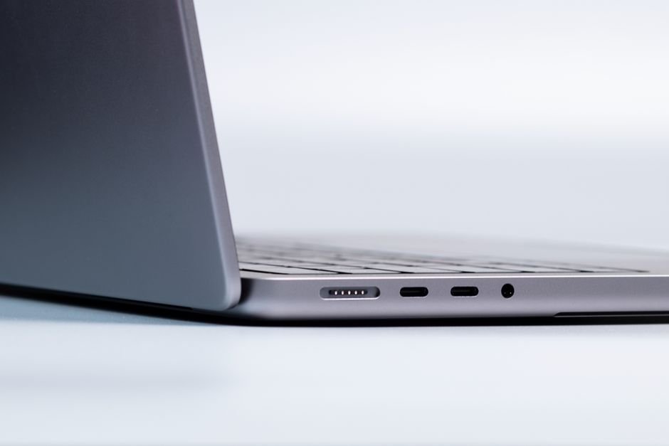 Apple MacBook Pro 14" - Apple iPhone (Good Condition)