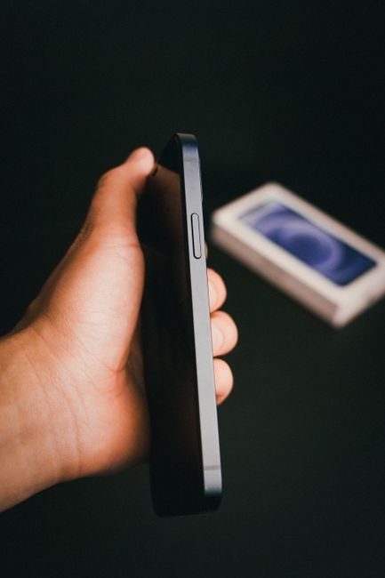 Apple iPhone 15 - Apple iPhone (Good Condition)