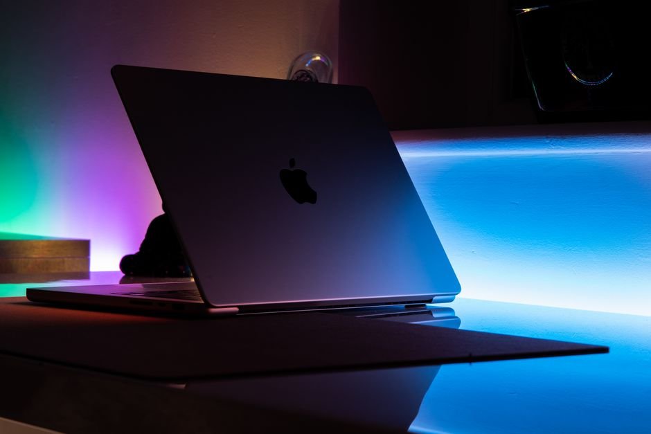 Apple MacBook Pro 14" - Apple iPhone (Good Condition)