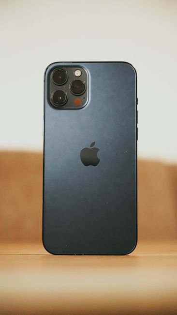 Apple iPhone 14 Pro - Apple iPhone (Like New)