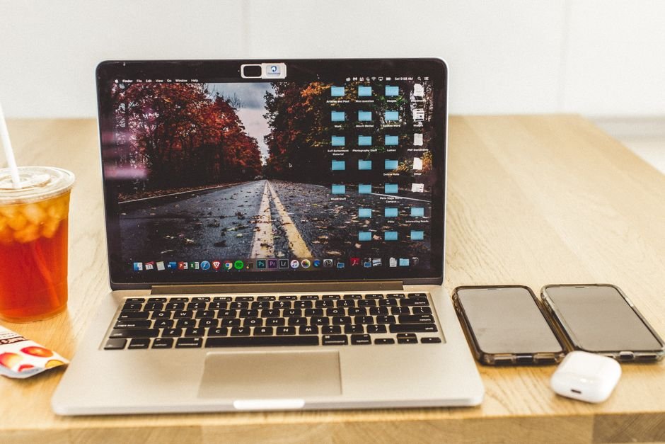Apple MacBook Pro 14" - Apple iPhone (Good Condition)