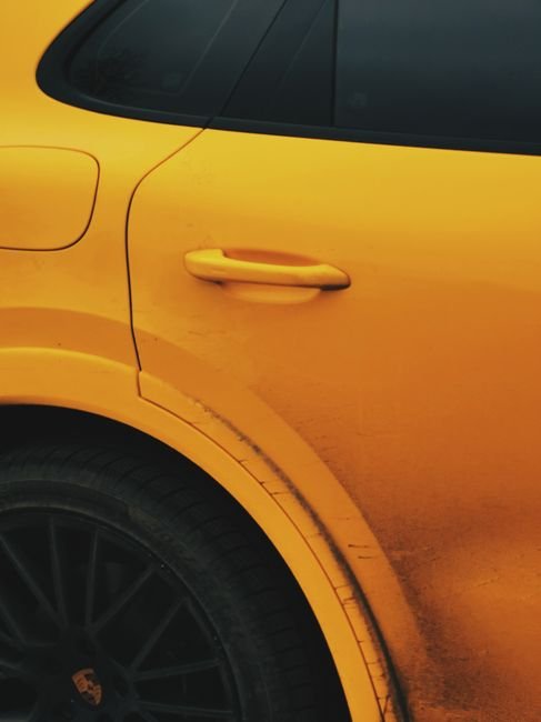 Porsche Macan - Sedan (Like New)