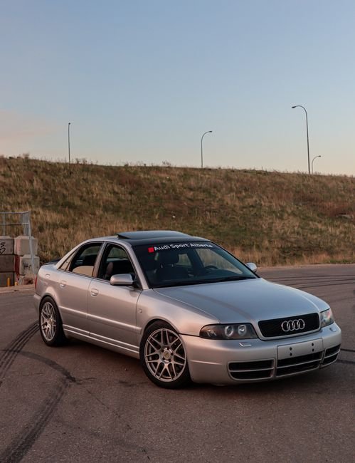 Audi Q7 - Sedan (For Parts/Repair)