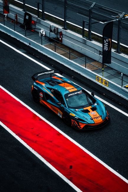 McLaren GT Line - Sedan (Like New)