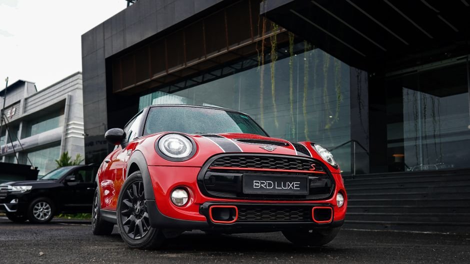 Mini GT Line - Sedan (For Parts/Repair)