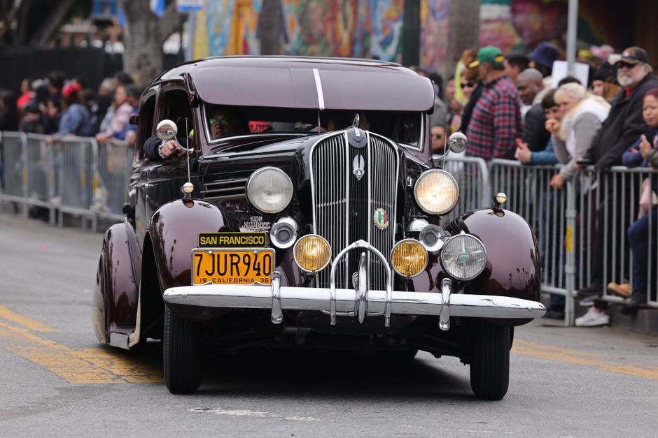 Dodge Standard - Sedan (Good Condition)