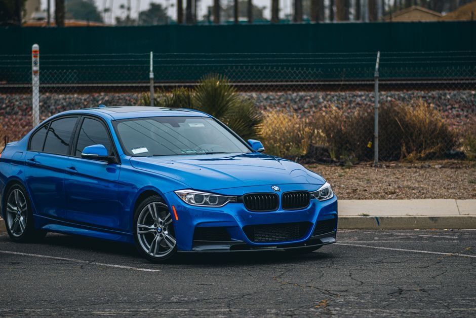 BMW 3 Series - Sedan (Good Condition)