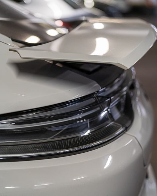Porsche Macan - Sedan (Like New)